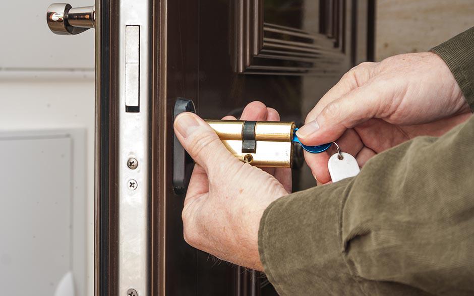 changer serrure porte Marseille 14