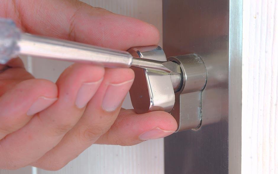  changer serrure porte Marseille 14