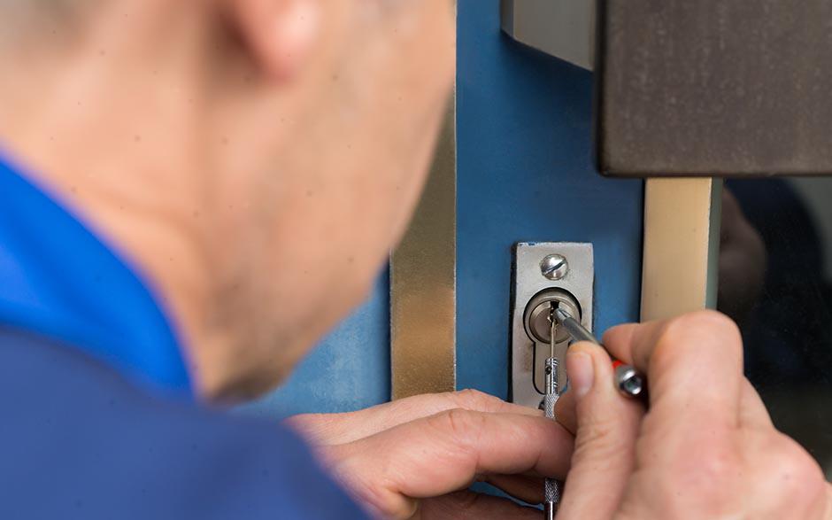 changer serrure porte d'entrée 3 points Livry-Gargan